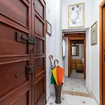 Guesthost - Stylish Flat In Dorsoduro District Lägenhet