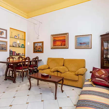 Guesthost - Stylish Flat In Dorsoduro District Apartmán Benátky