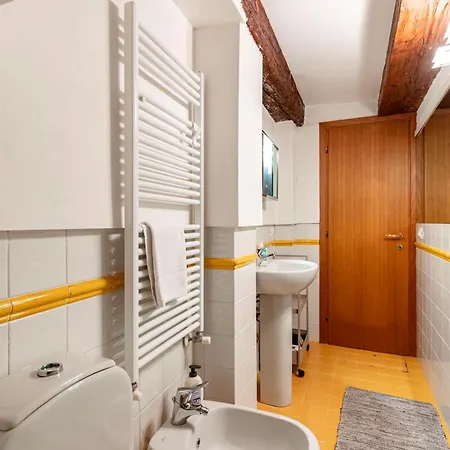 Guesthost - Stylish Flat In Dorsoduro District *