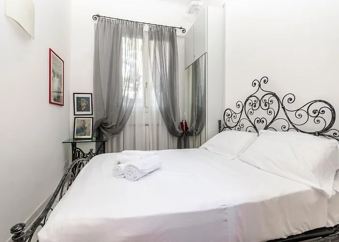 Appartement Guesthost - Stylish Flat In Dorsoduro District Venetië