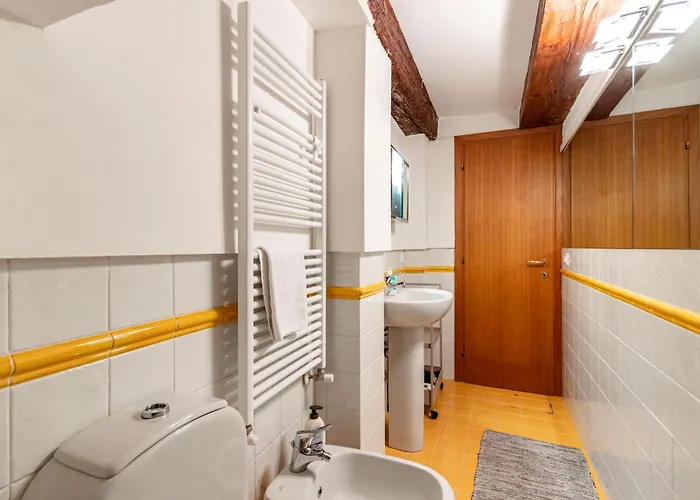 Guesthost - Stylish Flat In Dorsoduro District *