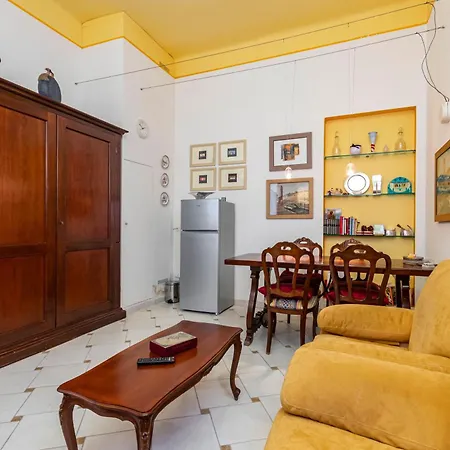 Guesthost - Stylish Flat In Dorsoduro District *