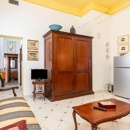 Guesthost - Stylish Flat In Dorsoduro District Apartament *
