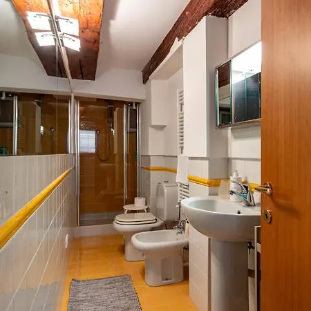 Guesthost - Stylish Flat In Dorsoduro District