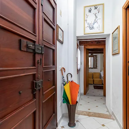 Guesthost - Stylish Flat In Dorsoduro District Apartament