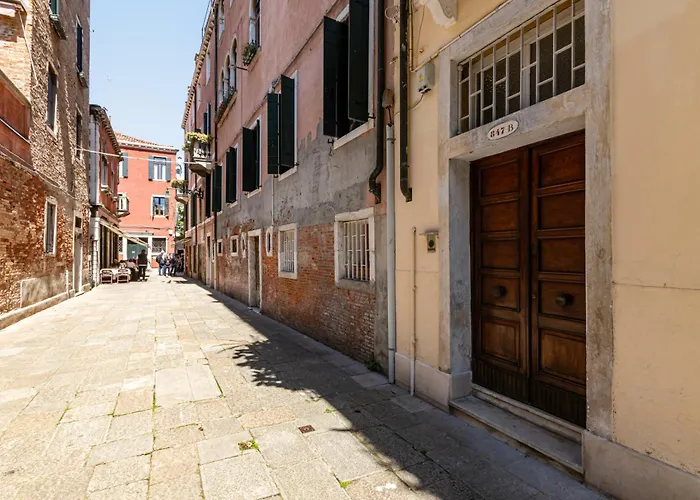 Guesthost - Stylish Flat In Dorsoduro District Velence